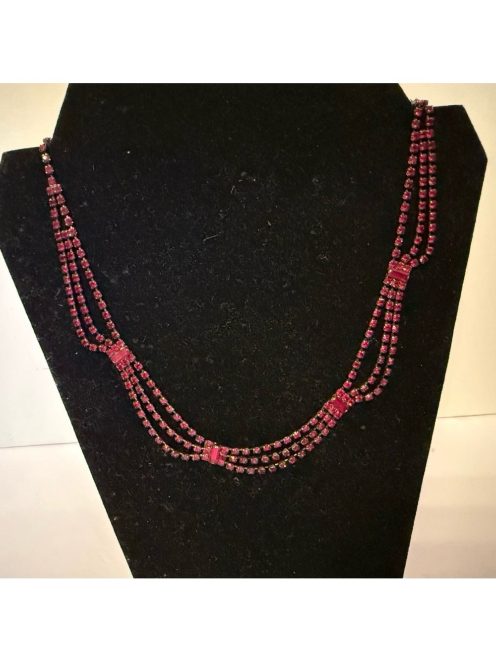 VINTAGE NECKLACE RED RHINESTONE GUNMETAL HARDWARE 17”